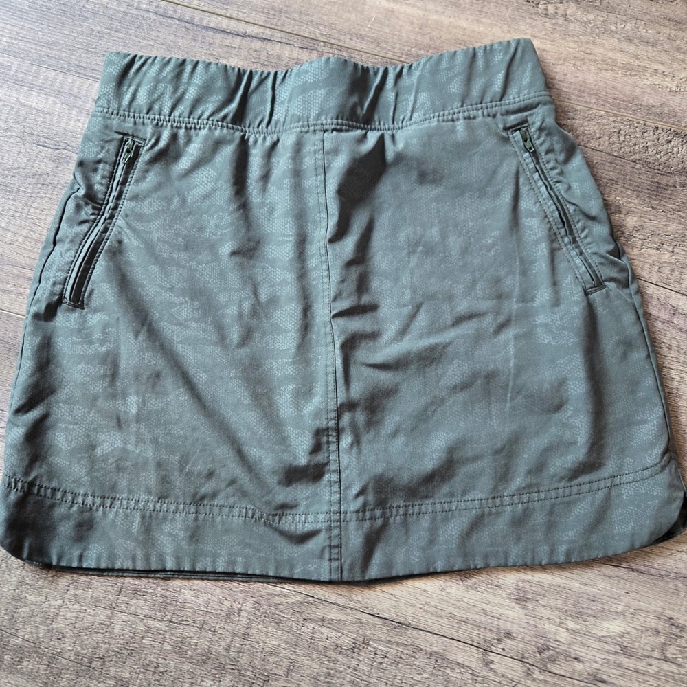 Orvis Womens Green Snakeskin Print Active Skort Mesh Liner Pockets Size Medium